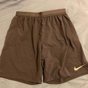 ⚡️MEN’S NIKE SHORTS⚡️ SIZE LARGE • DARK GREY